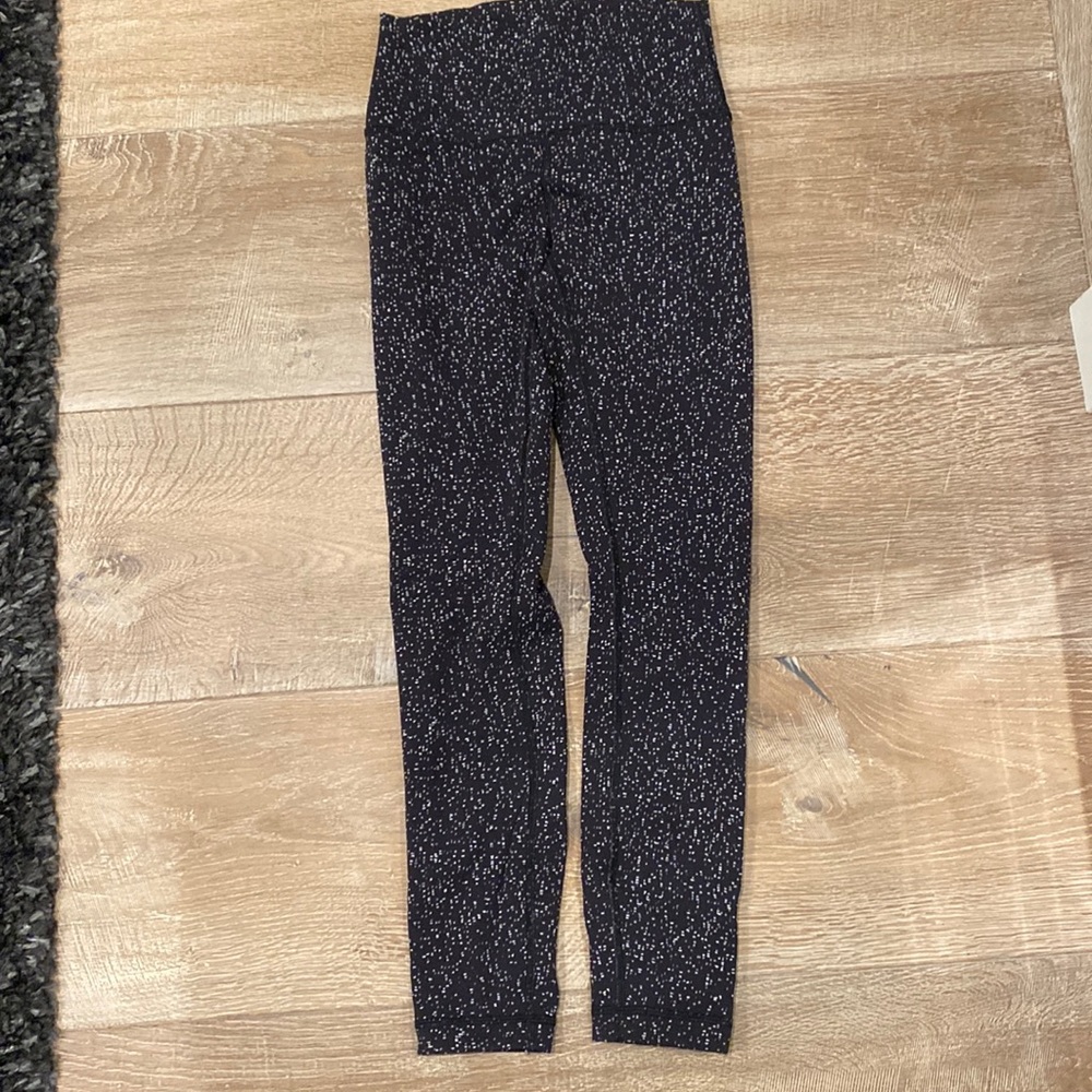 Lululemon size 4